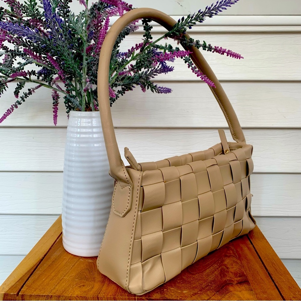 Urban Expressions Tan Woven Shoulder Bag - Picture 5 of 6